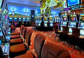Antar muka aplikasi snicasino menampilkan menu kasino langsung dan pilihan sportsbook